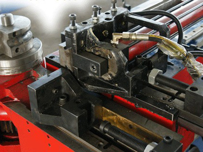 CNC型全自动弯管机1